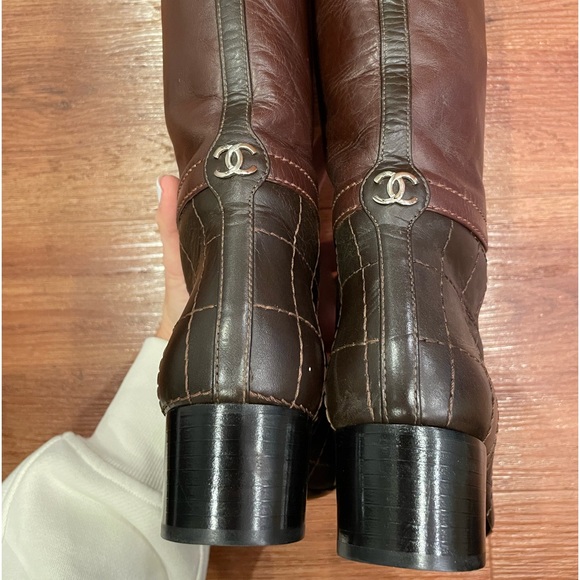 ❌SOLD❌ CHANEL Brown Boots - Picture 5 of 16